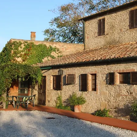 Podere Campo Alle Serpi 비보나